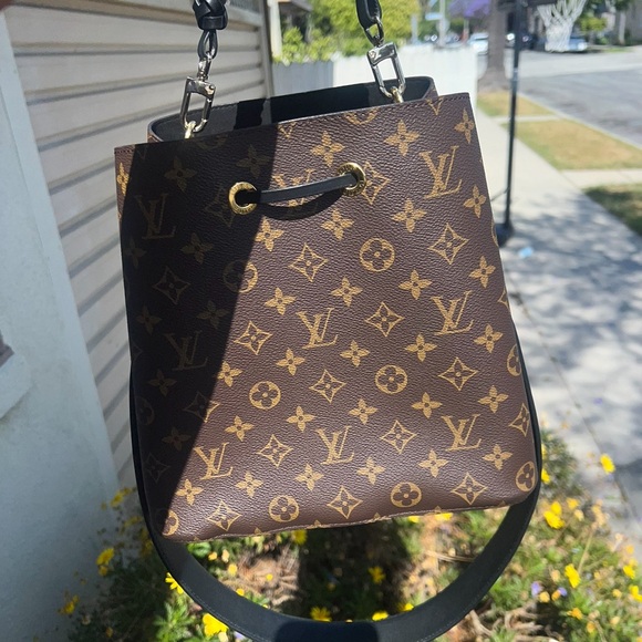 ❤️ NEONOE - MONO/BLK ❤️ - Picture 3 of 13